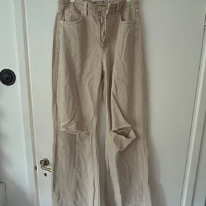 Bershka jeans  - Bra skick, väldigt långa, små i storleken 