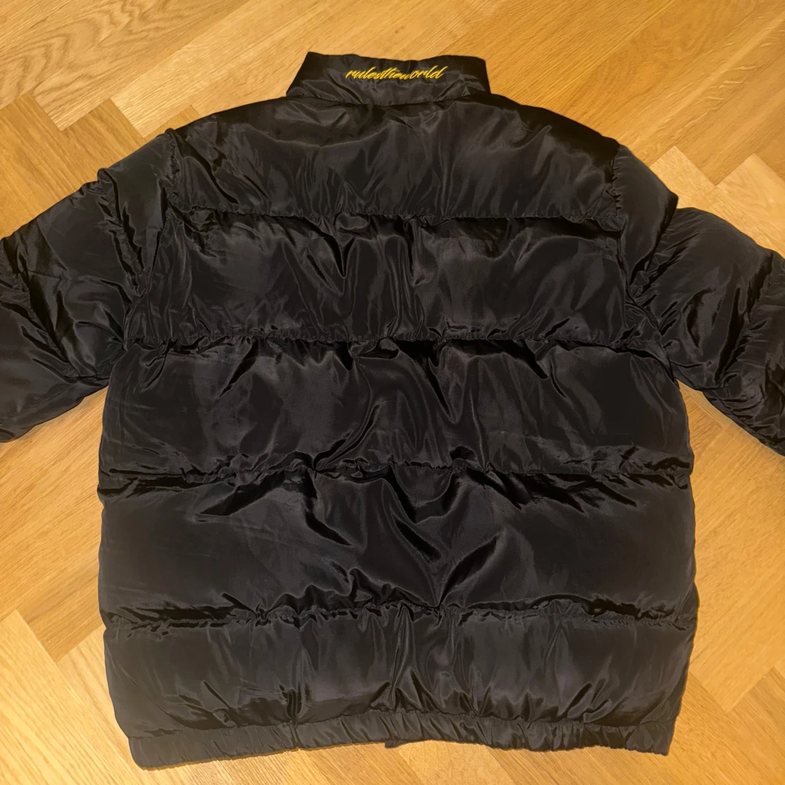 Corteiz Bolo Puffer Jacka - 90