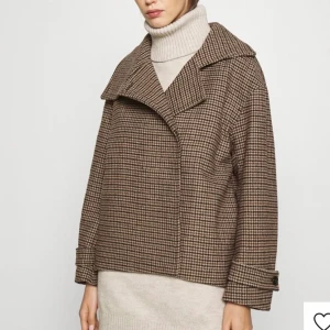 Arket kappa - Säljer min arket kappa för att den inte kommer till användning. 