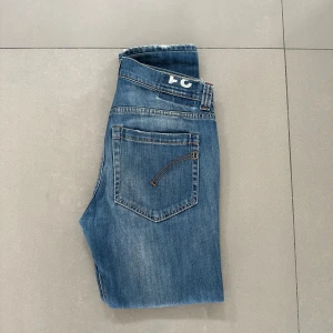 dondup jeans - ett par riktigt snygga dondup jeans, strlk 31, slimfit modell!  hör av er vid intresse 