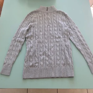 Half Sip - Helt ny oanvänd tröja, säljer för att den är för liten för mig. Storlek S