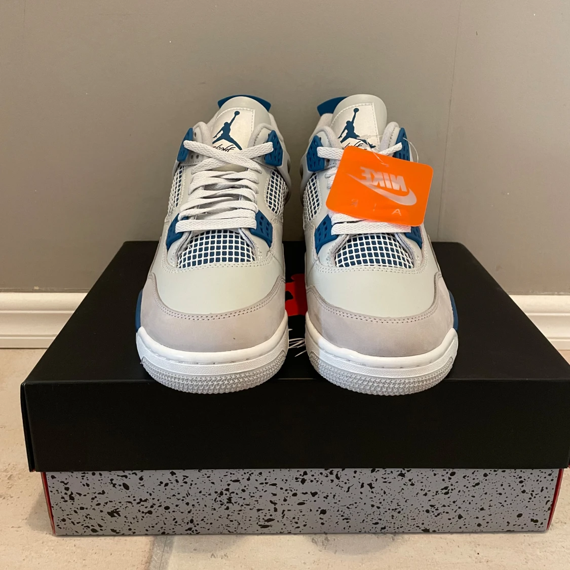 Jordan 4 military blue  - 90