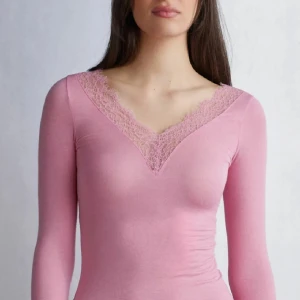 rosa intimissimi  - så fin intimissimi tröja i spets! I nyskick💓💓