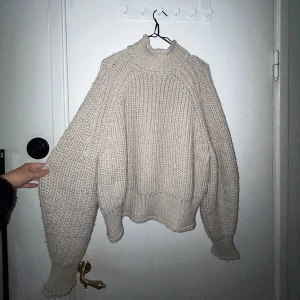 Fin stickad tröja från Hm - Bra skick, använd bara 3 gånger