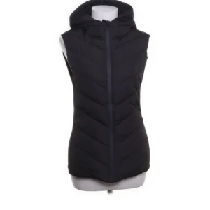 Zara väst - Säljer på grund av ingen användning längre. Priset kan diskuteras 