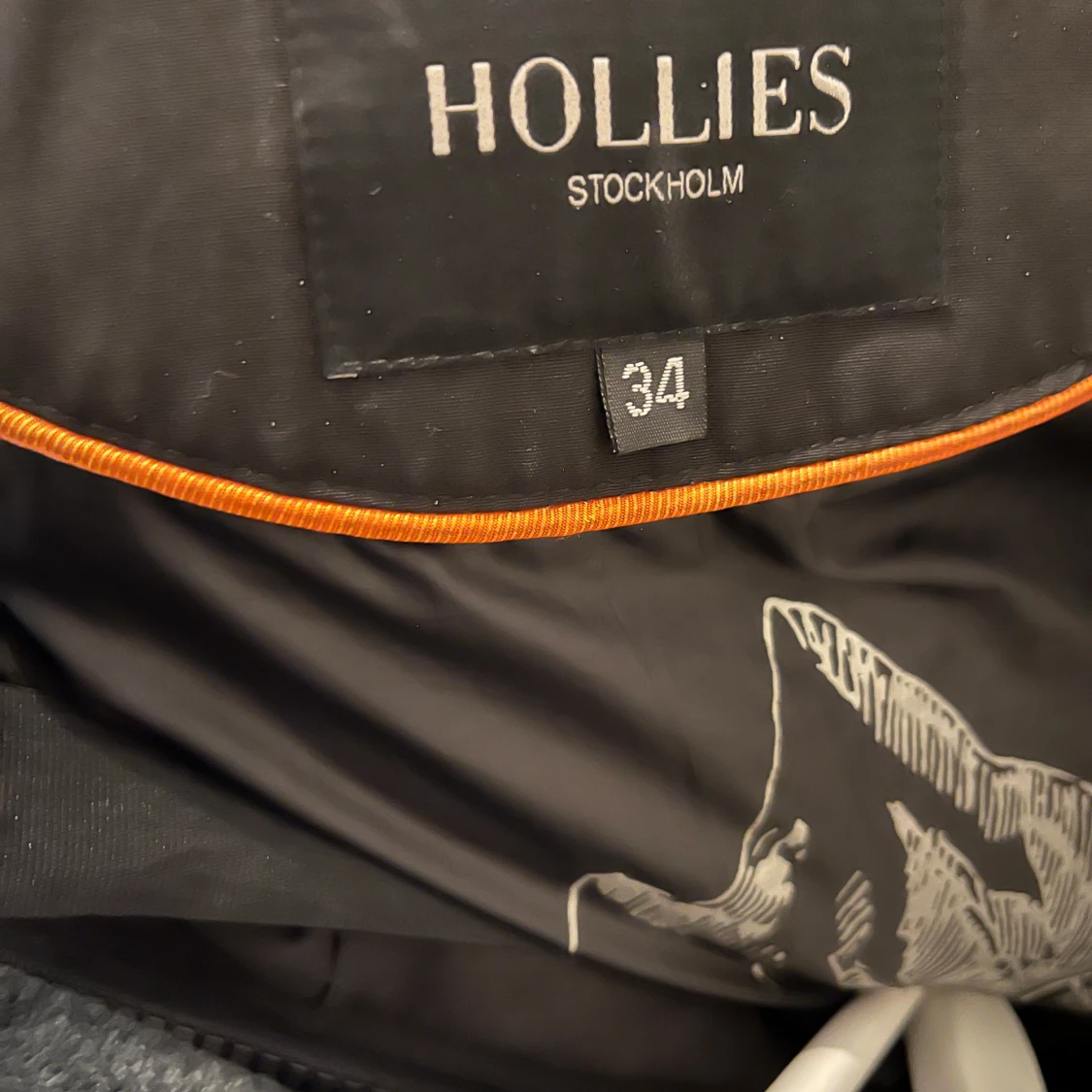 Svart dunjacka från Hollies - 91