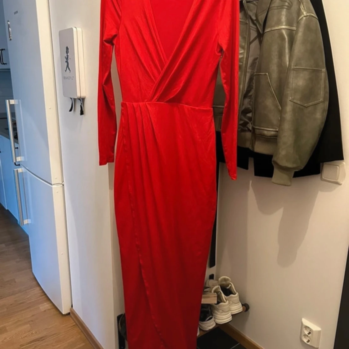 Röd långklänning från Nelly - 91