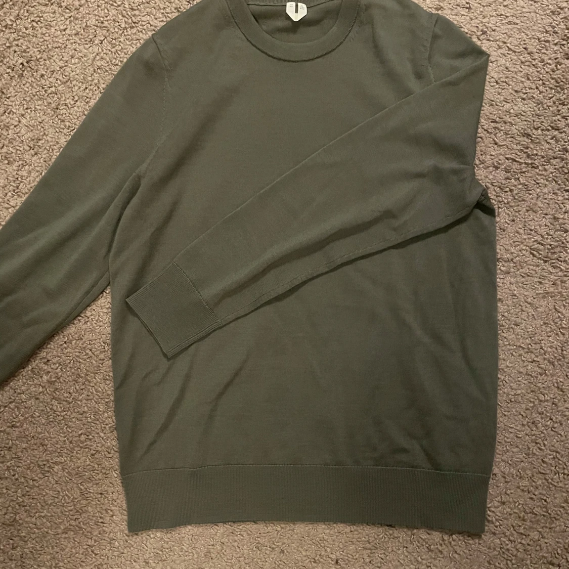 Olivgrön tröja i bomull