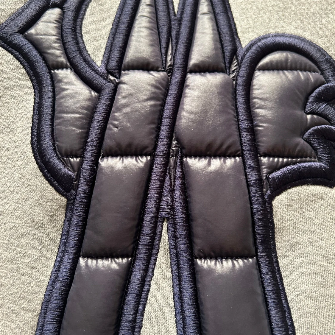 Grå moncler tröja Strlk M - 91