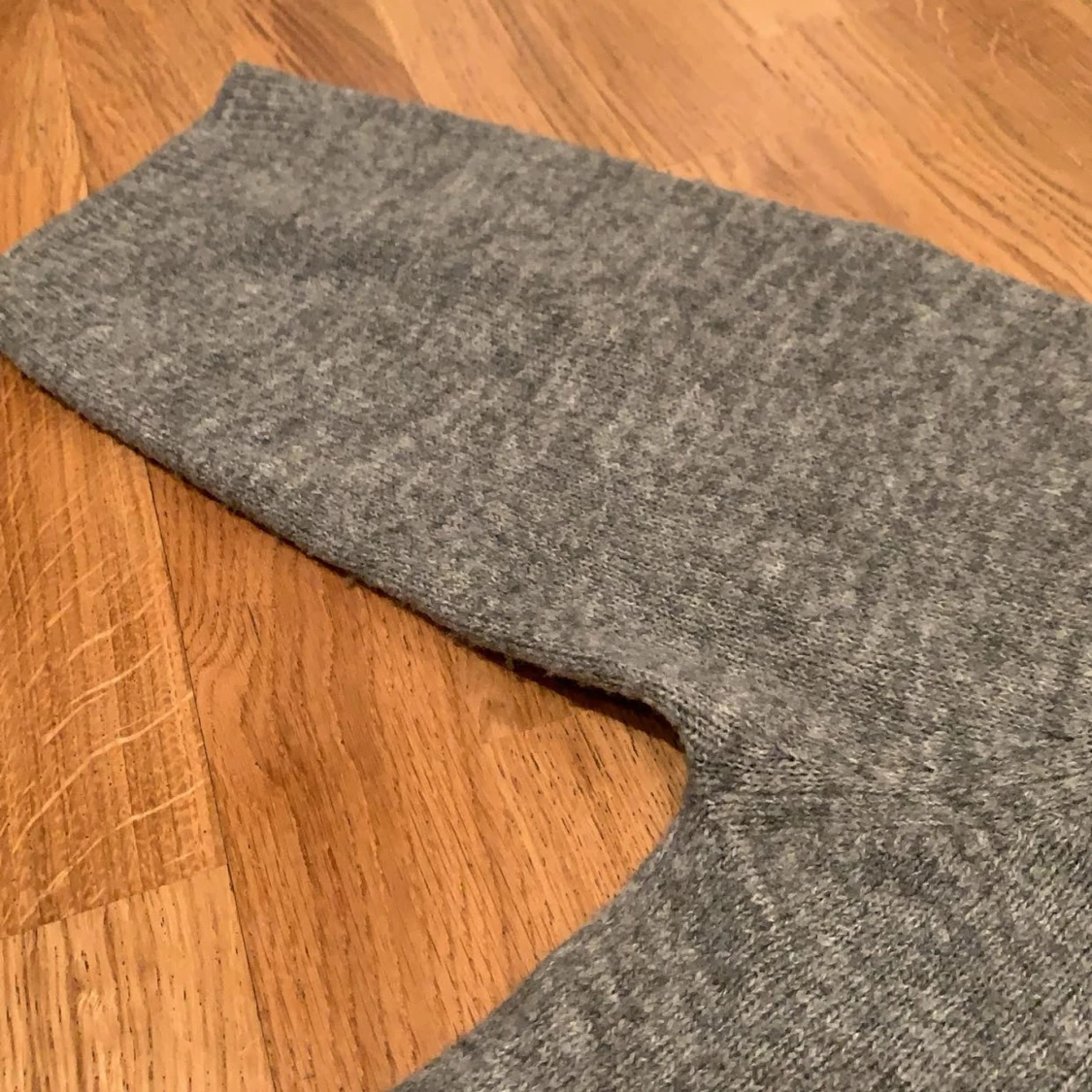 Grå stickad tröja  - 92