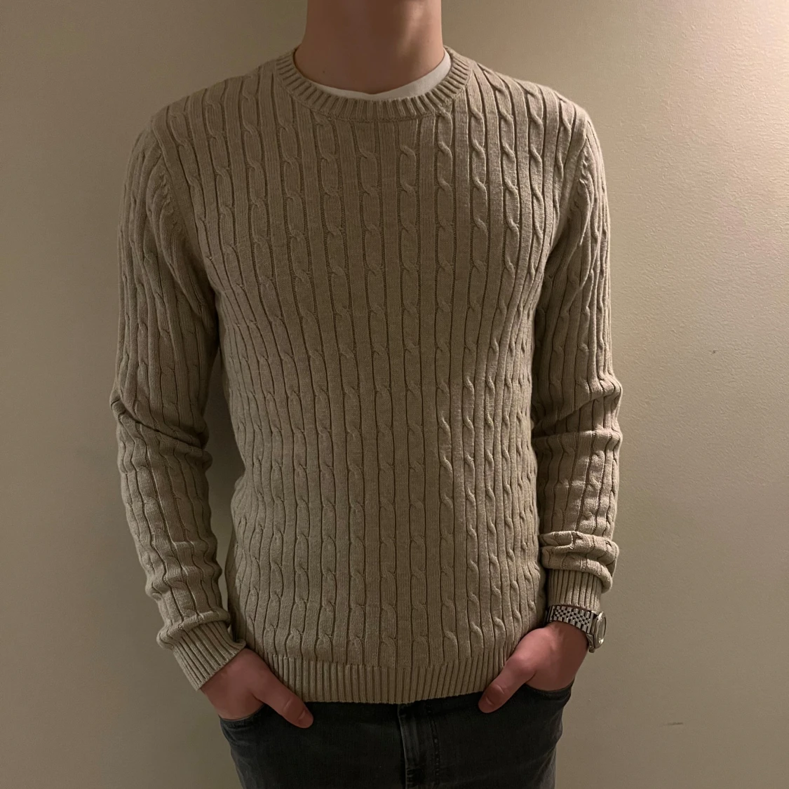 Beige stickad tröja - 90