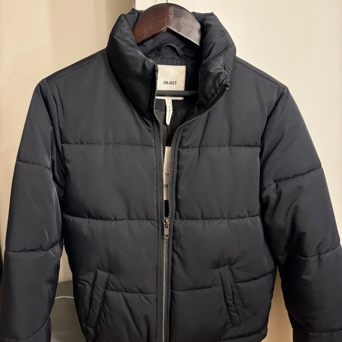 Svart pufferjacka från Object