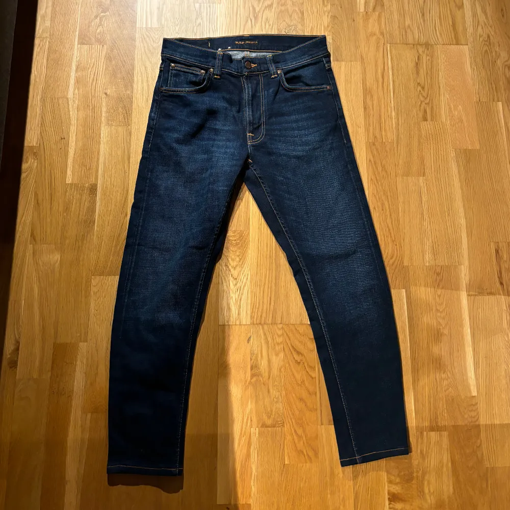 Nudie jeans 10/10 skick. Använda 2 gånger. Storlek 30/30. Jeans & Byxor.