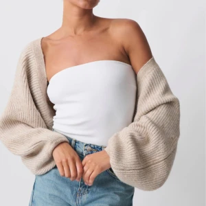 Kofta  - Ginas nya slutsålda kofta i storlek xs! Aldrig använda helt ny 