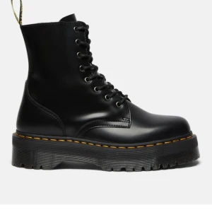 Dr martens  - Säljer mina gamla dr martens, ni kan skriva för nya bilder😊 strlk 39