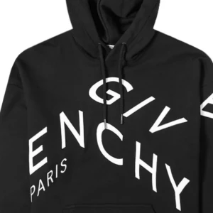Givency  - Säljer min givency tröja för 6k jag knappt användt     Skriv för mer och bättre bilder     
