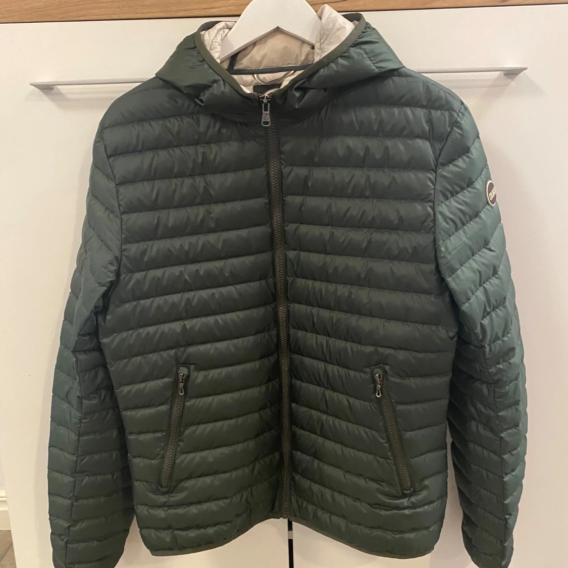Colmar Sporty hooded downjacket - Oanvänd jacka i strl 48