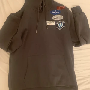 Mercier Hoodie - 10/10 skick. Aldrig använd. För mer bilder eller frågor skriv i dm