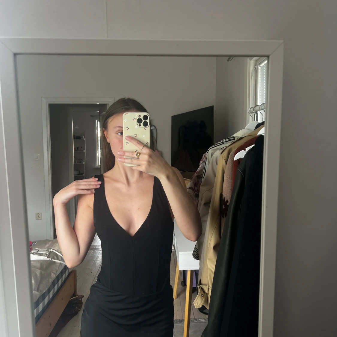 Svart body från H&M i linne. - 90