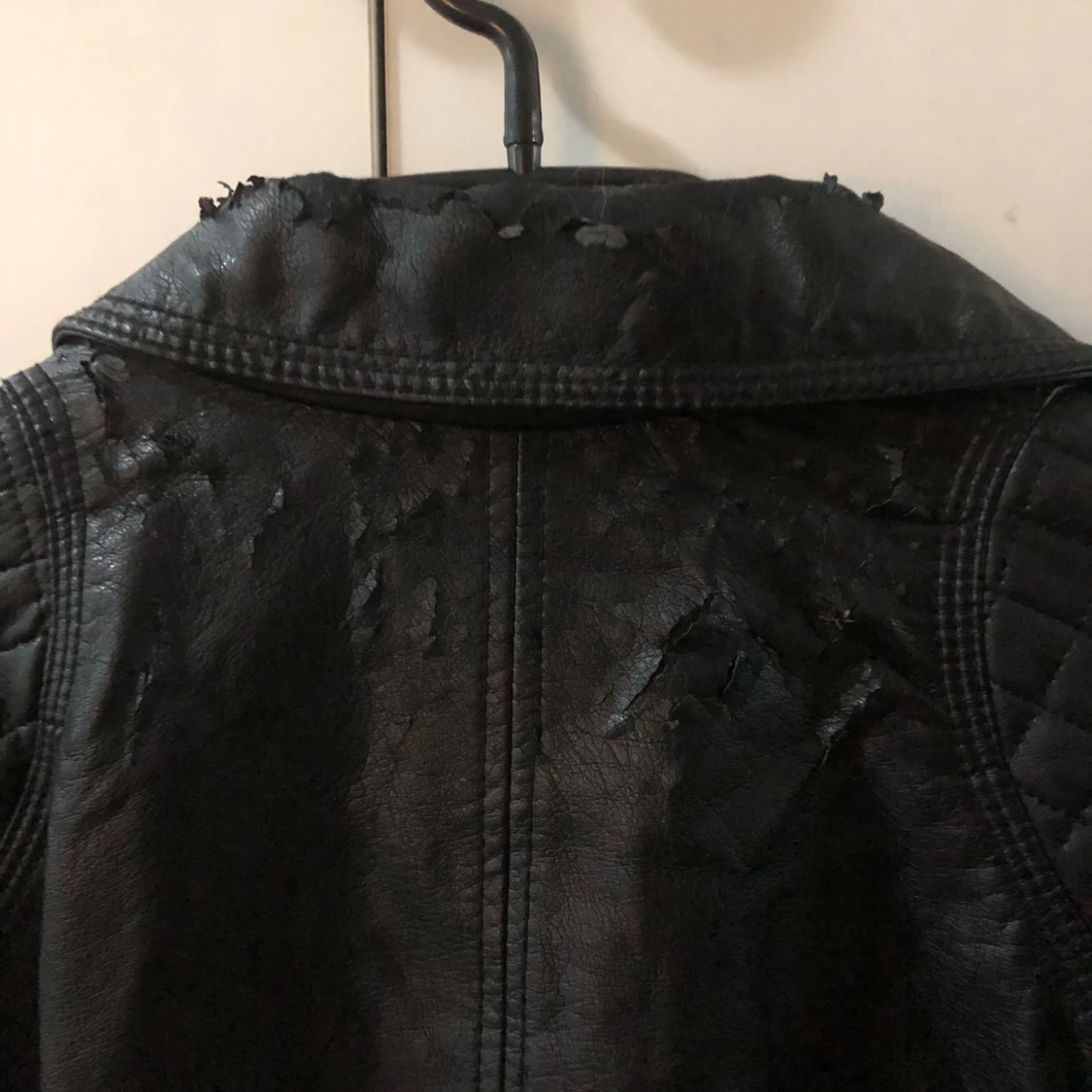 Svart läderjacka  - 91