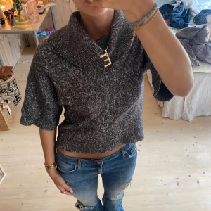 Tröja - SUPERSNYGG!! Tryck gärna köp nu ❣️❣️💕💕