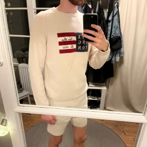 Tröja från Lexington - Sparsamt använd tröja från Lexington  Haft den några år men inte använt så mycket, köptes för ca 2000kr  Ny