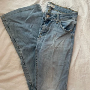 Lågmidjade Gina tricot jeans - Bootcut jeans Gina tricot Stl 36 150kr