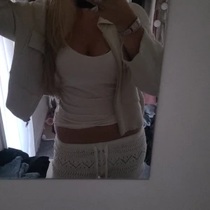 Beige kofta - Supersöt kofta som inte kommer till användning!! 