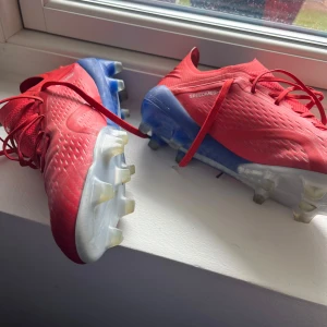 Fotbollsskor - Storlek 41 i riktigt bra skick
