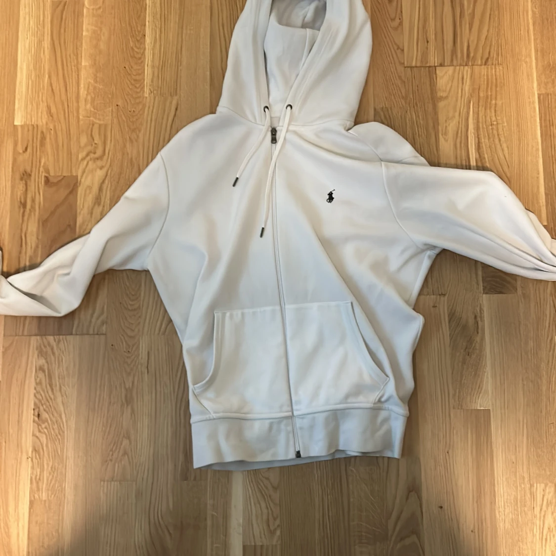 Säljer polo zip hoodie 