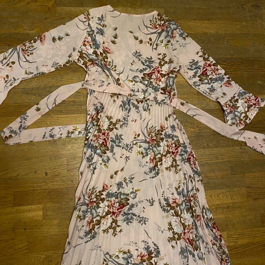 Blommig klänning  - 90