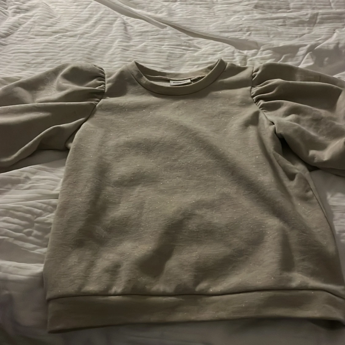 Topp med puffärmar  - 90