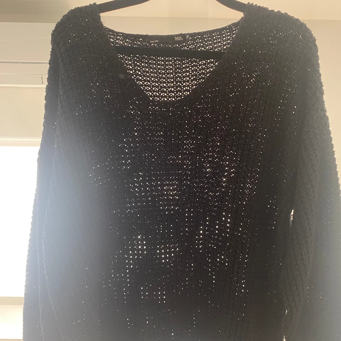 Tjock stickad svart tröja - 91