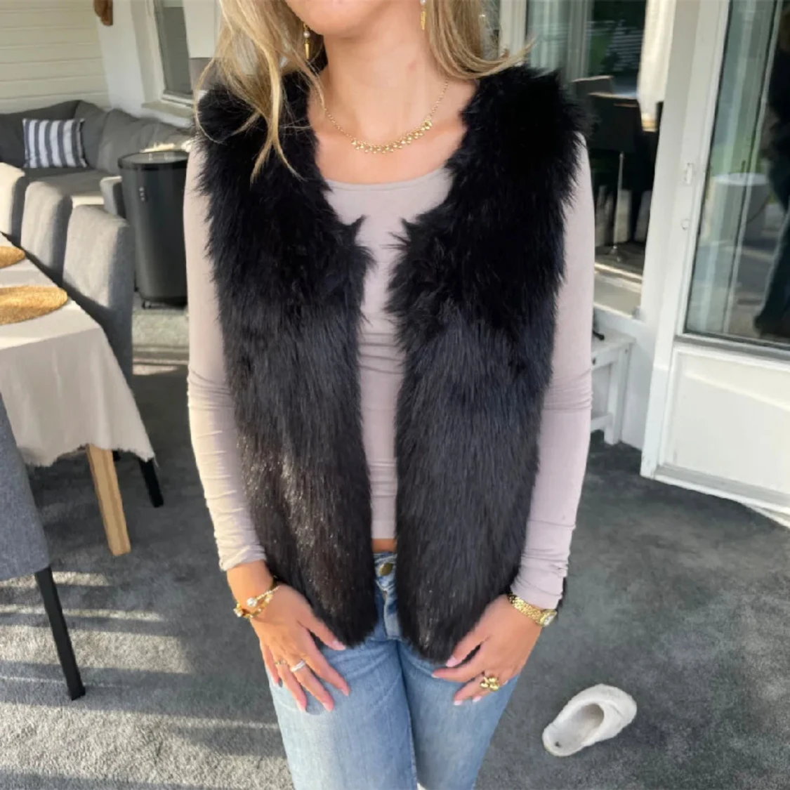 Svart pälsväst - 91