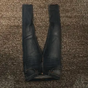 säljer nu mina riktigt snygga nudie jeans i storlek 31,34. för fler bilder eller frågor hör av dig i dm 