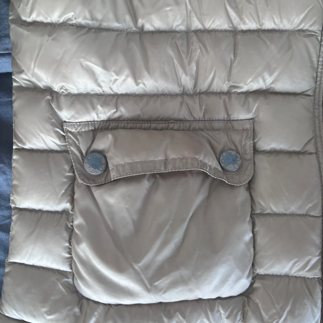 Beige dunjacka från J.O.T.T - 93