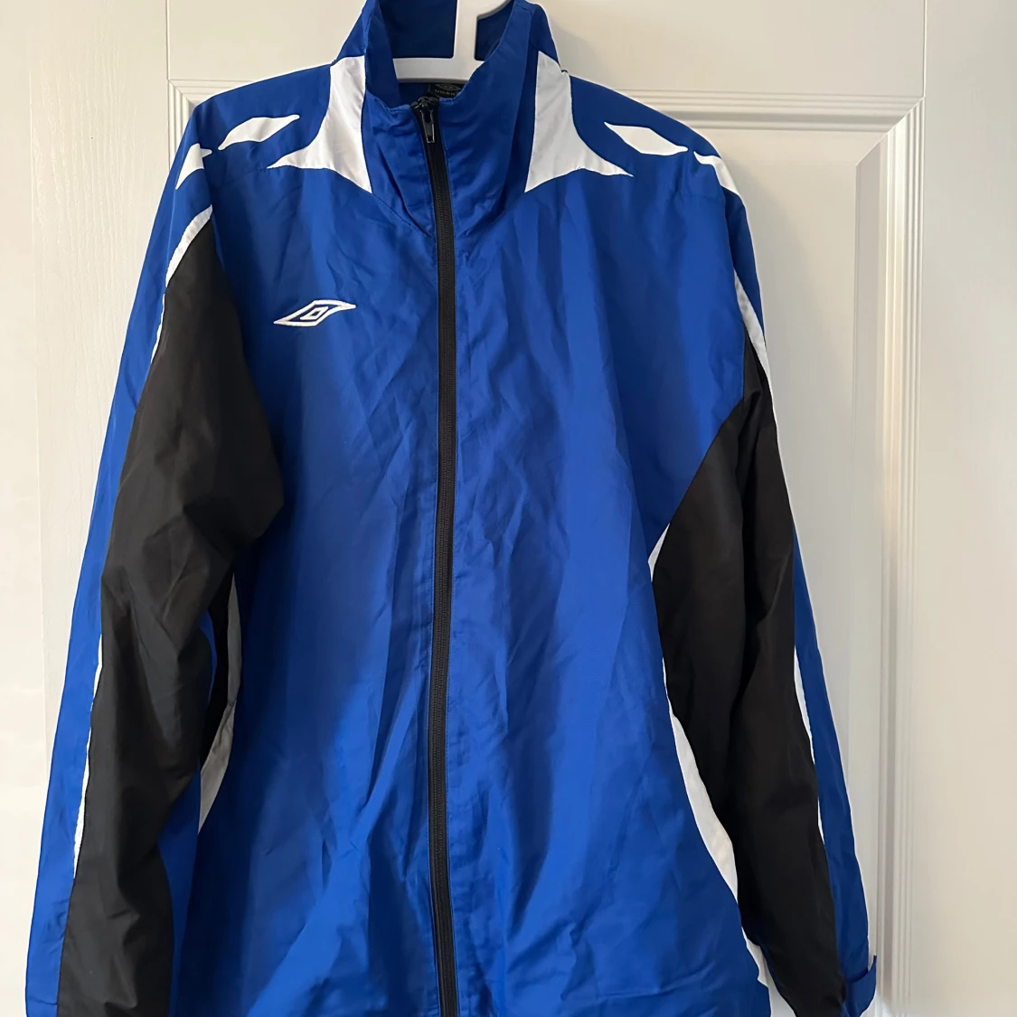 Blå vindjacka från Umbro