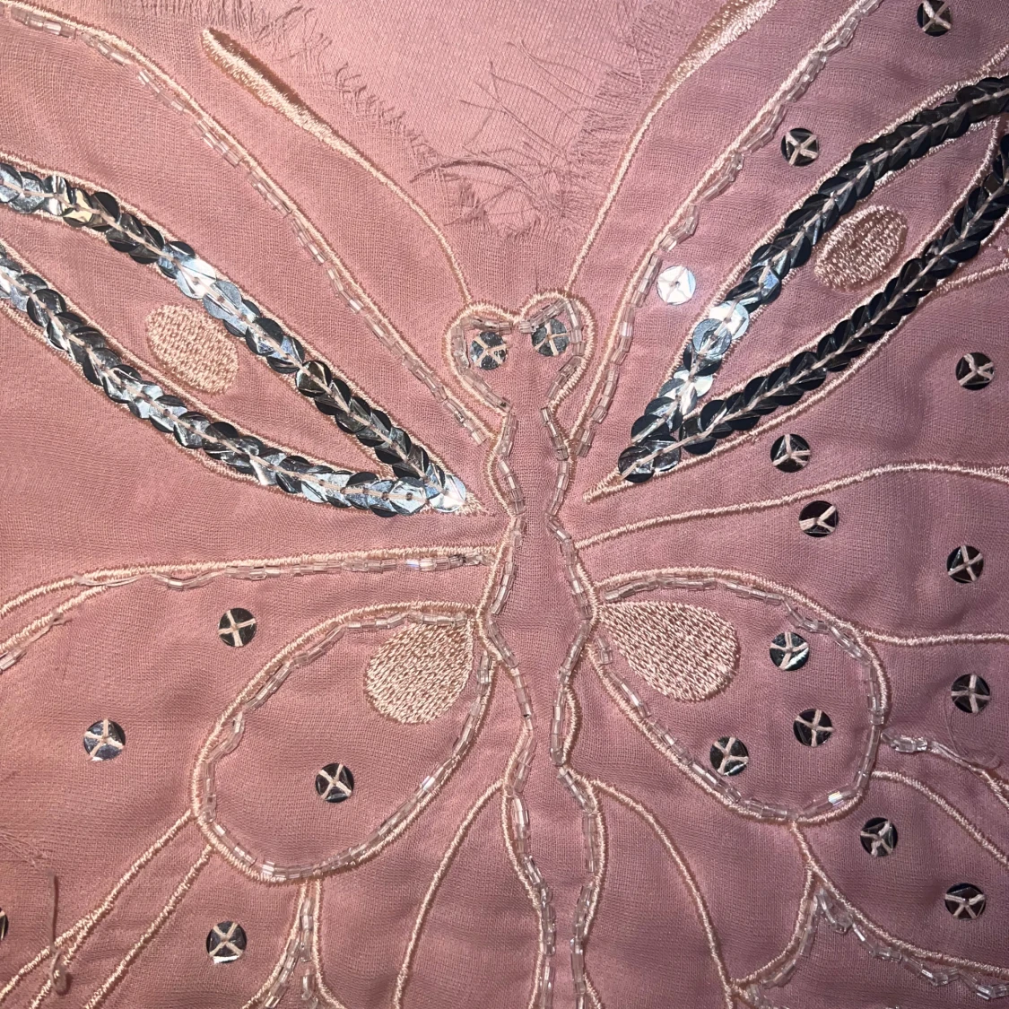 Lila linne med fjärilsdetaljer från Kookai - 92