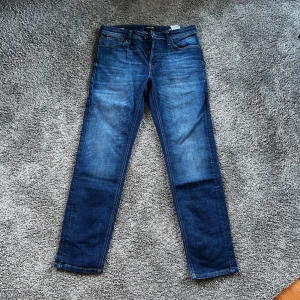 Jack & Jones jeans  - Jeans från Jack & Jones i väldigt bra skick.
