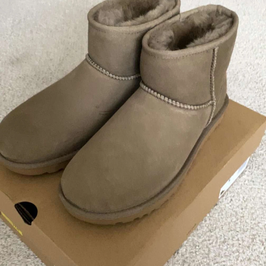 Uggs  - 90