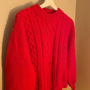 Fin rosa stickad tröja - Den är använd men inte så mycket, älskar den men kommer tyvärr aldrig till användning