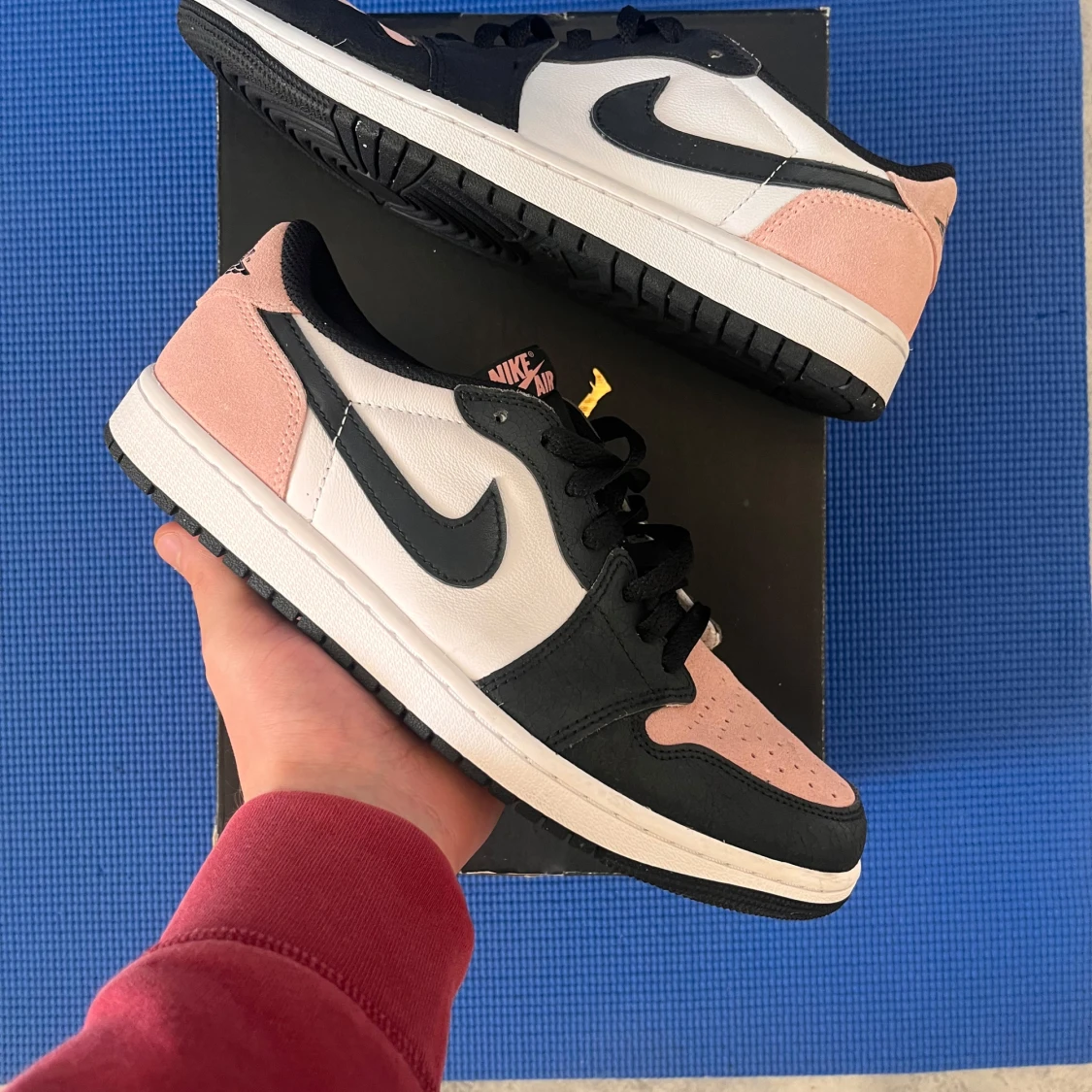 Jordan 1 Low Bleached Coral - 90