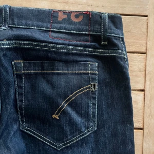 Dondup jeans - Tja!  Säljer nu mina varsamt använda dundup jeans. Storlek: 31. Modell: george / skinny fit. Wash: seery. Nypris runt 3000.  Hör gärna av er // Joel Tschannen