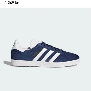 Adidas Gazelle stl 40.2/3 - Helt oanvända blå Adidas Gazelle i sin originalförpackning. Stl 40.2/3
