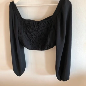 Svart blues  - Mycket fint skicka  Storlek M/L