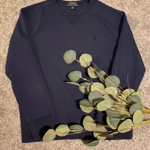 Marinblå tjocktröja Ralph lauren - Bra skick, 14-16 i barn passar XS-S