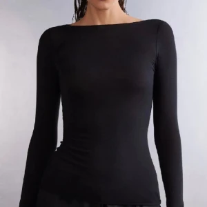 Intimissimi tröja - Storlek S, endast använden 1 gång, säljer pågrund av att den inte kommer till användning, inga defekter, nyskick 