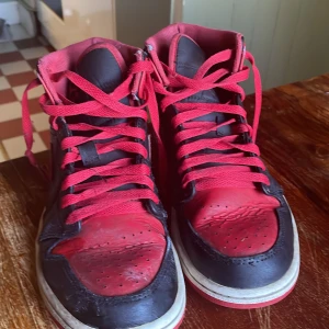 Air Jorden 1 high  - Air Jorden 1 high storlek 42 Lite slitna 