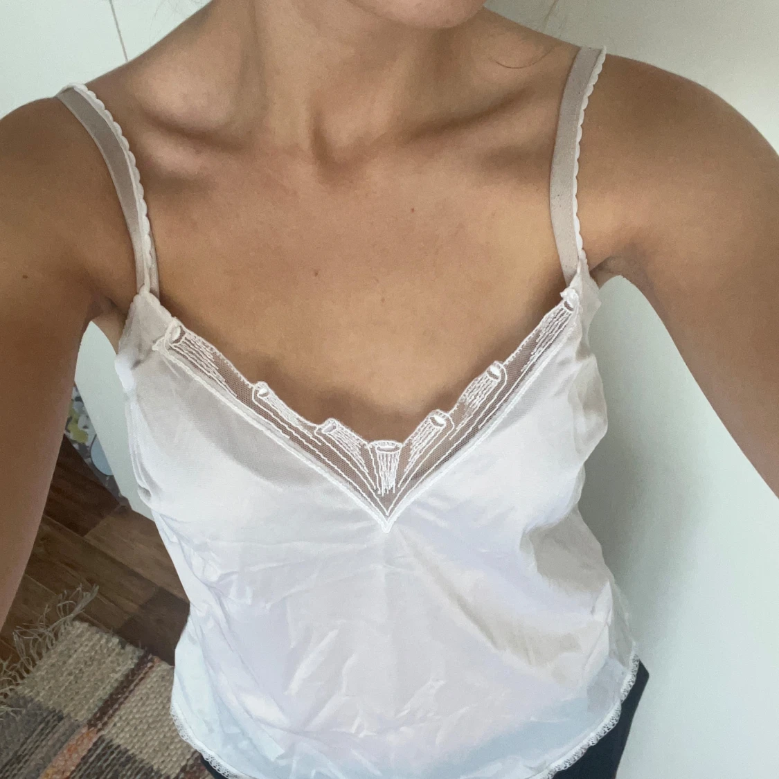 Vit linne topp med spetsdetaljer - 90