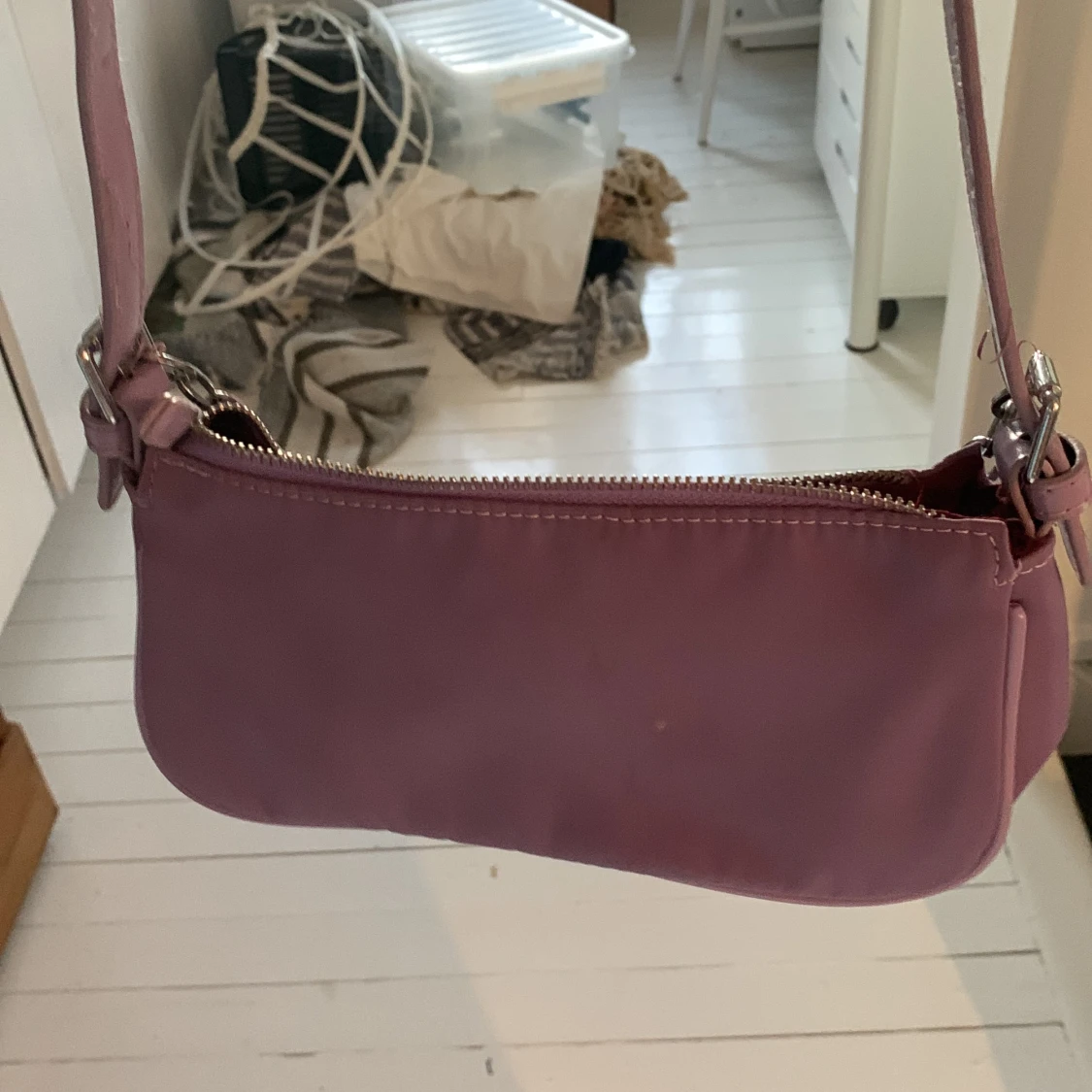 Lila axelväska från SRAM GHARINS - 92